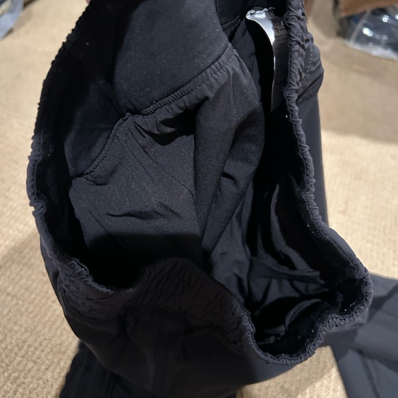 Ivivva pants. Black. Open on the bottom. Very cute and stylish, loose fit - Picture 12 of 13